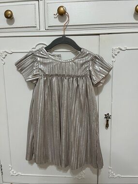 Girls Metallic Silver Party Dress - Elegant Pleated Short Sleeve